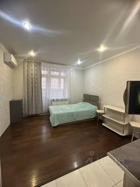 Студия Краснодарский край, Краснодар ул. Им. Героя Яцкова И.В., 9к3 ... - Фото 1