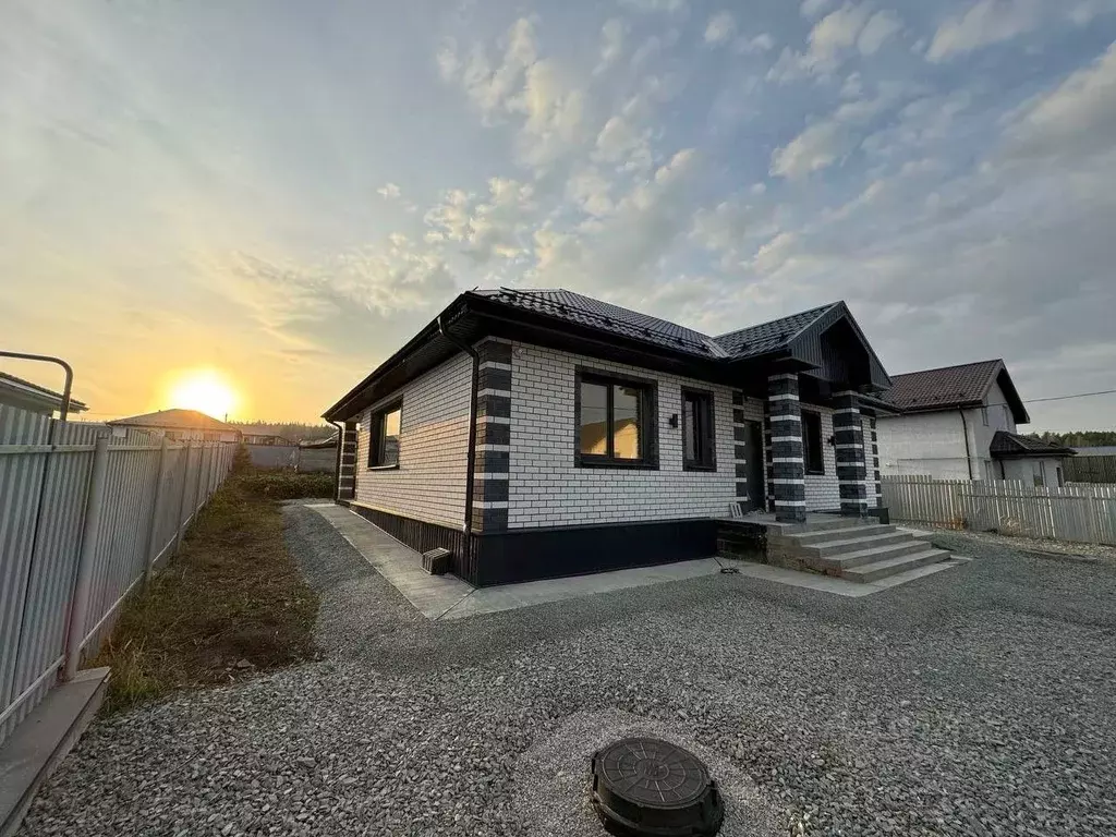 Дом в Свердловская область, Сысертский муниципальный округ, пос. ... - Фото 2