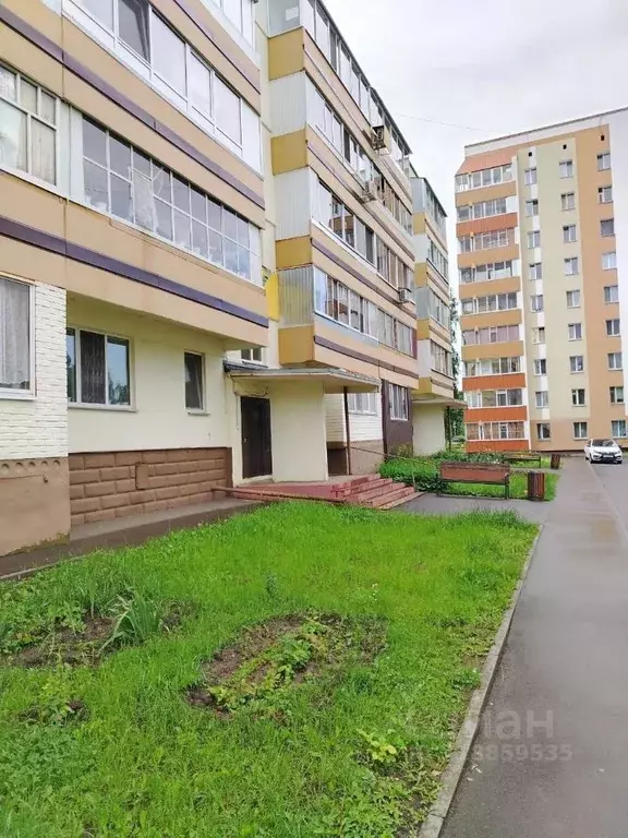 3-к кв. Татарстан, Нижнекамск ул. Мурадьяна, 10 (60.0 м) - Фото 0