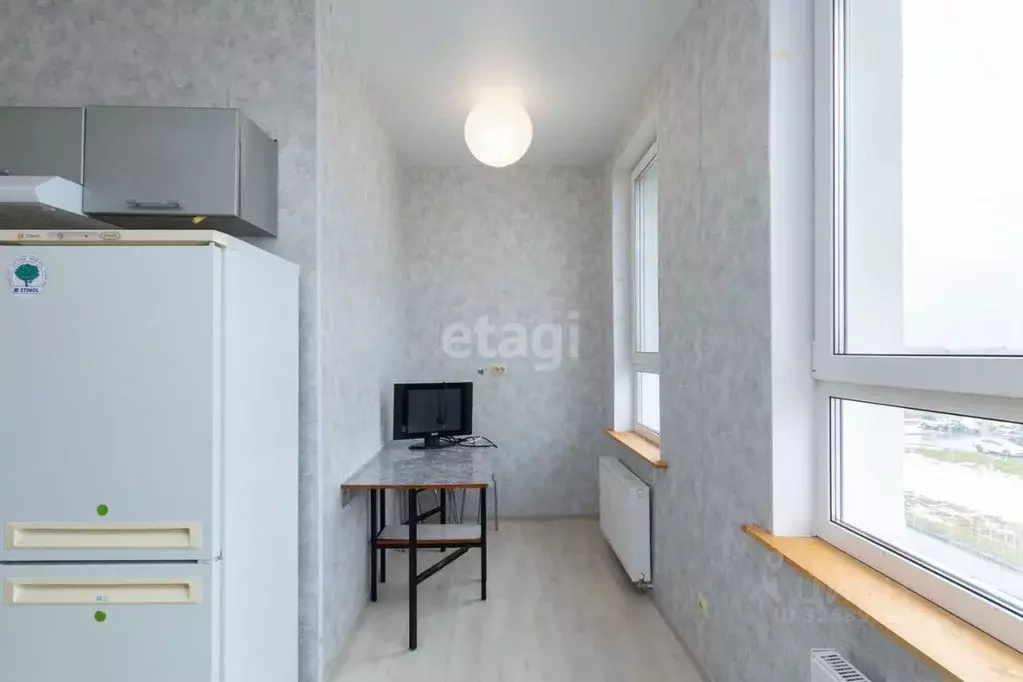 1-к кв. Тюменская область, Тюмень ул. Стройотрядовская, 10 (36.0 м) - Фото 1