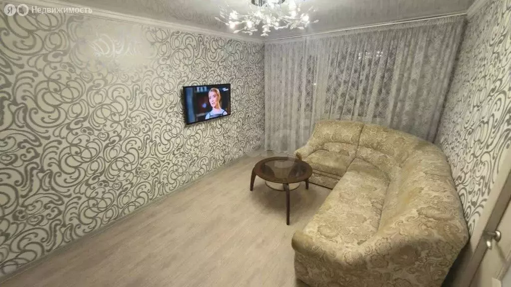 3-комнатная квартира: Альметьевск, улица Чернышевского, 4 (51.2 м) - Фото 1