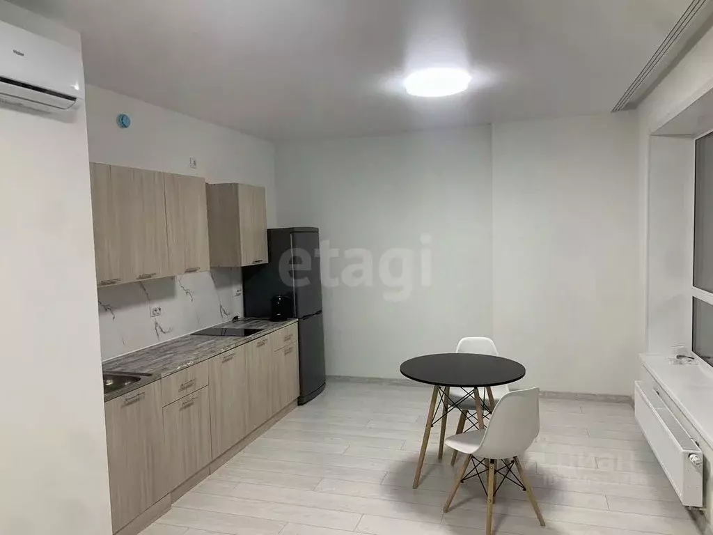 1-к кв. Тюменская область, Тюмень ул. Тимофея Чаркова, 93 (50.0 м) - Фото 2