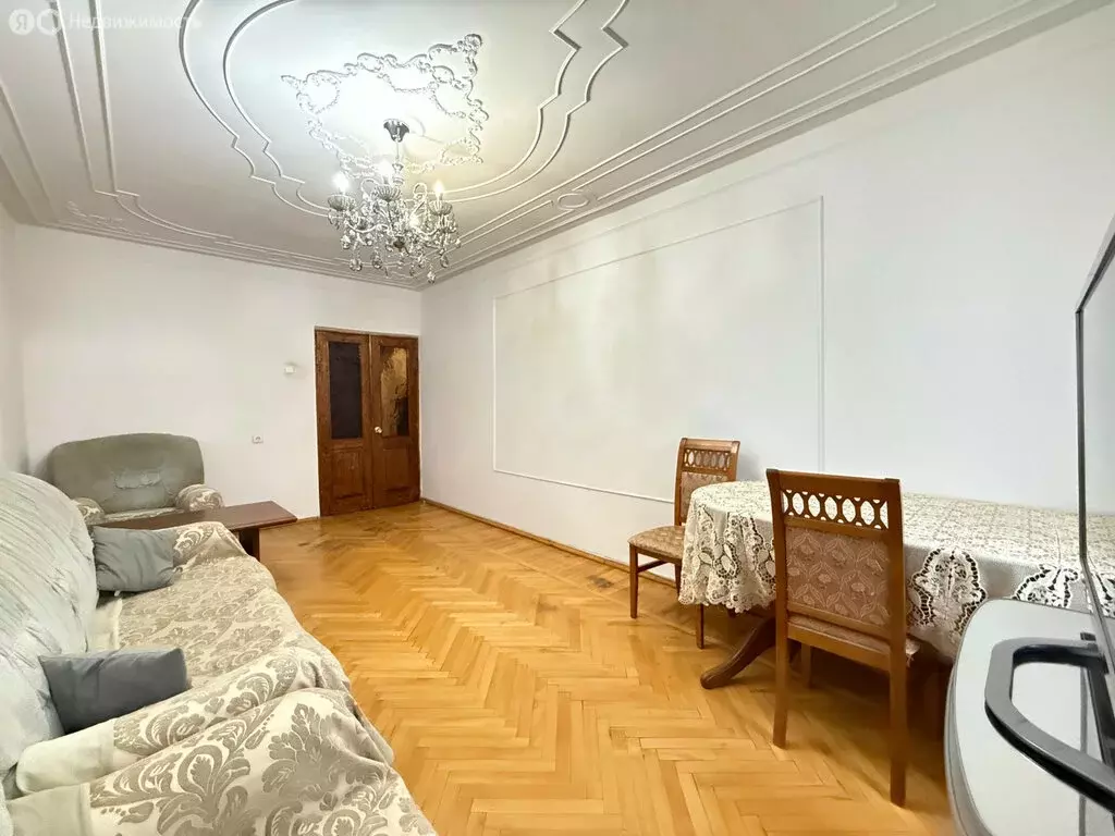 3-комнатная квартира: Нальчик, Эльбрусская улица, 19Б (90 м) - Фото 1
