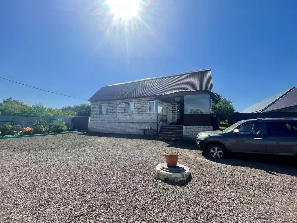 Дом в Липецкая область, Хлевенский район, с. Нижняя Колыбелька ул. ... - Фото 1