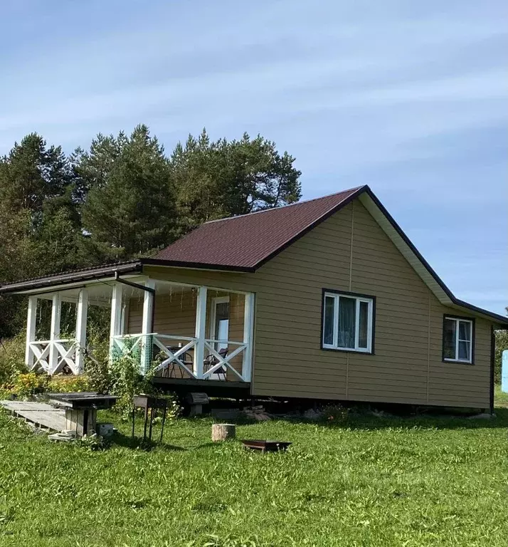 Дом в Карелия, Лахденпохский муниципальный округ, пос. Коконниэми ул. ... - Фото 1