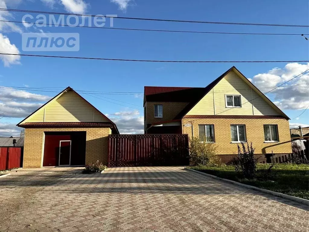 Дом в Оренбургская область, пос. Саракташ пер. Заводской, 26 (137 м) - Фото 0