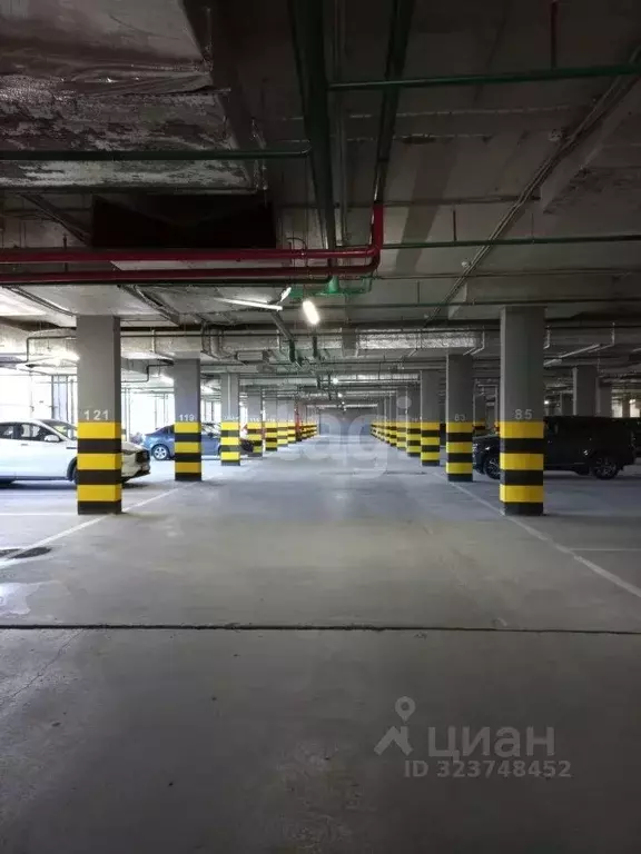 Гараж в Ханты-Мансийский АО, Сургут ул. Ивана Захарова, 17 (14 м) - Фото 1