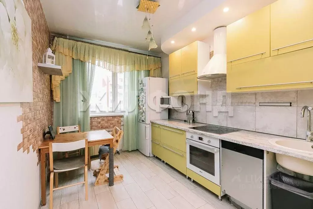 Квартира, 3 комнаты, 57.5 м - Фото 0
