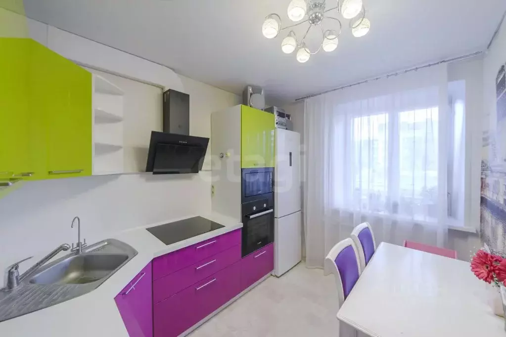 2-к кв. Тюменская область, Тюмень ул. Боровская, 8 (46.4 м) - Фото 0