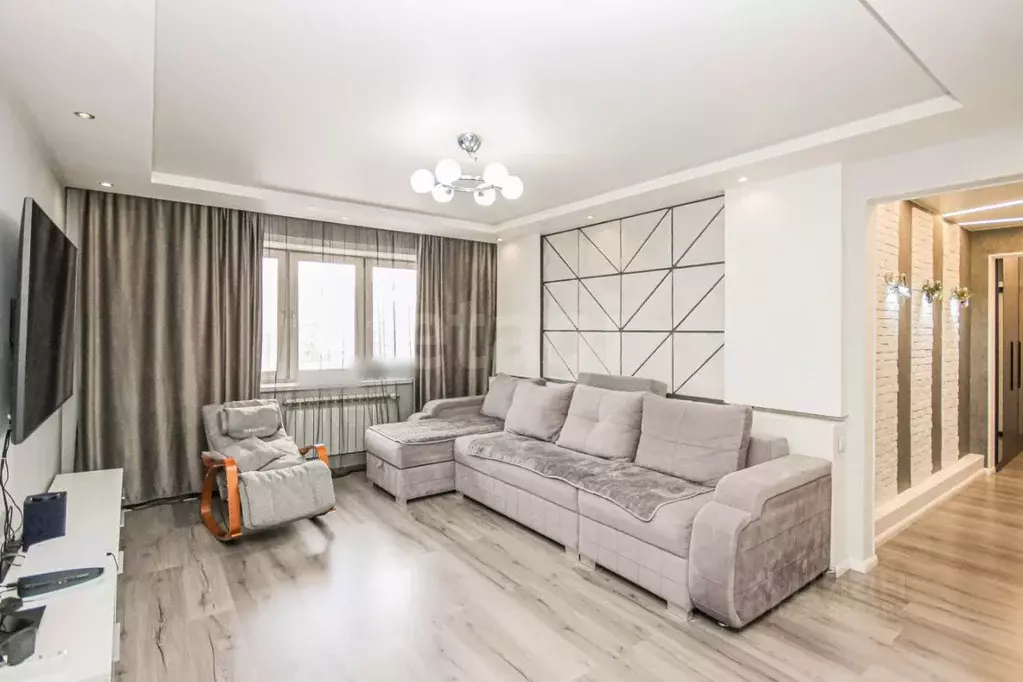 2-к кв. Бурятия, Улан-Удэ ул. Боевая, 5В (69.1 м) - Фото 1