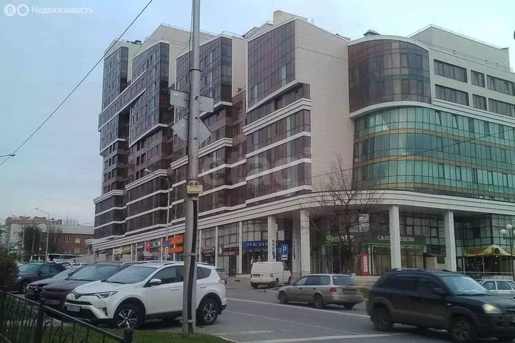 Квартира-студия: Белгород, улица Белгородского Полка, 62 (78 м) - Фото 2