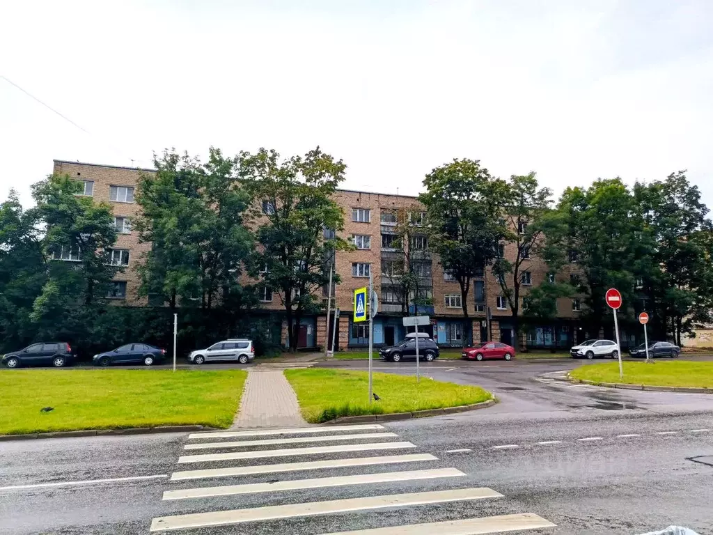 3-к кв. Ленинградская область, Гатчина ул. Рощинская, 18А (62.6 м) - Фото 0