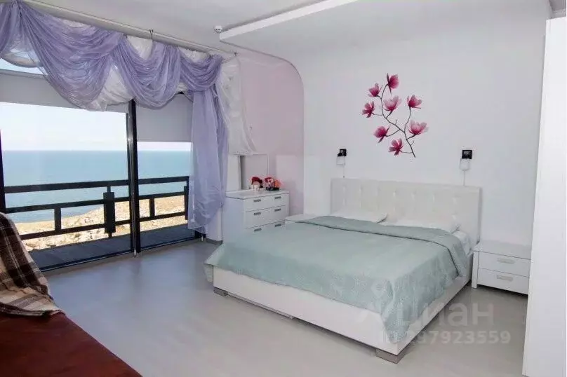 Дом в Крым, Ленинский район, Белинское с/пос, с. Золотое ул. Северная, ... - Фото 2