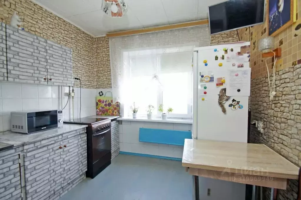 2-к кв. Омская область, Омск Торговая ул., 34 (52.9 м) - Фото 1