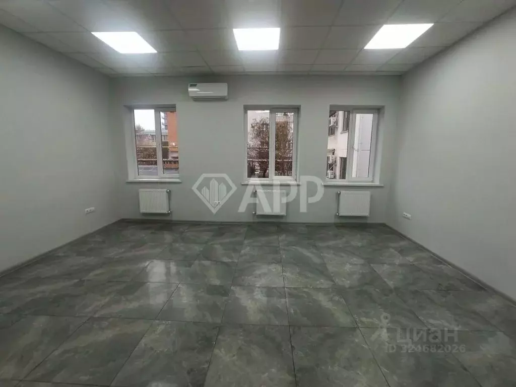 Офис в Краснодарский край, Краснодар ул. Имени Дзержинского, 8 (117 м) - Фото 1
