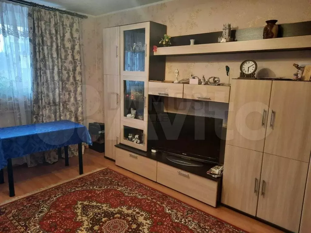 Доля в 2-к. квартире, 49 м, 8/10 эт. - Фото 0