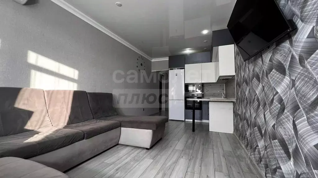 1-к кв. Оренбургская область, Оренбург ул. Фронтовиков, 8/1 (45.9 м) - Фото 1