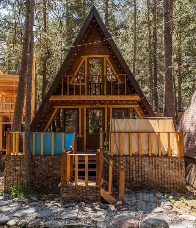 Дом в Кабардино-Балкария, Эльбрусский район, с. Терскол ул. Иткол, 11Б ... - Фото 1