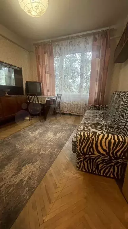 1-к. квартира, 38 м, 4/10 эт. - Фото 0