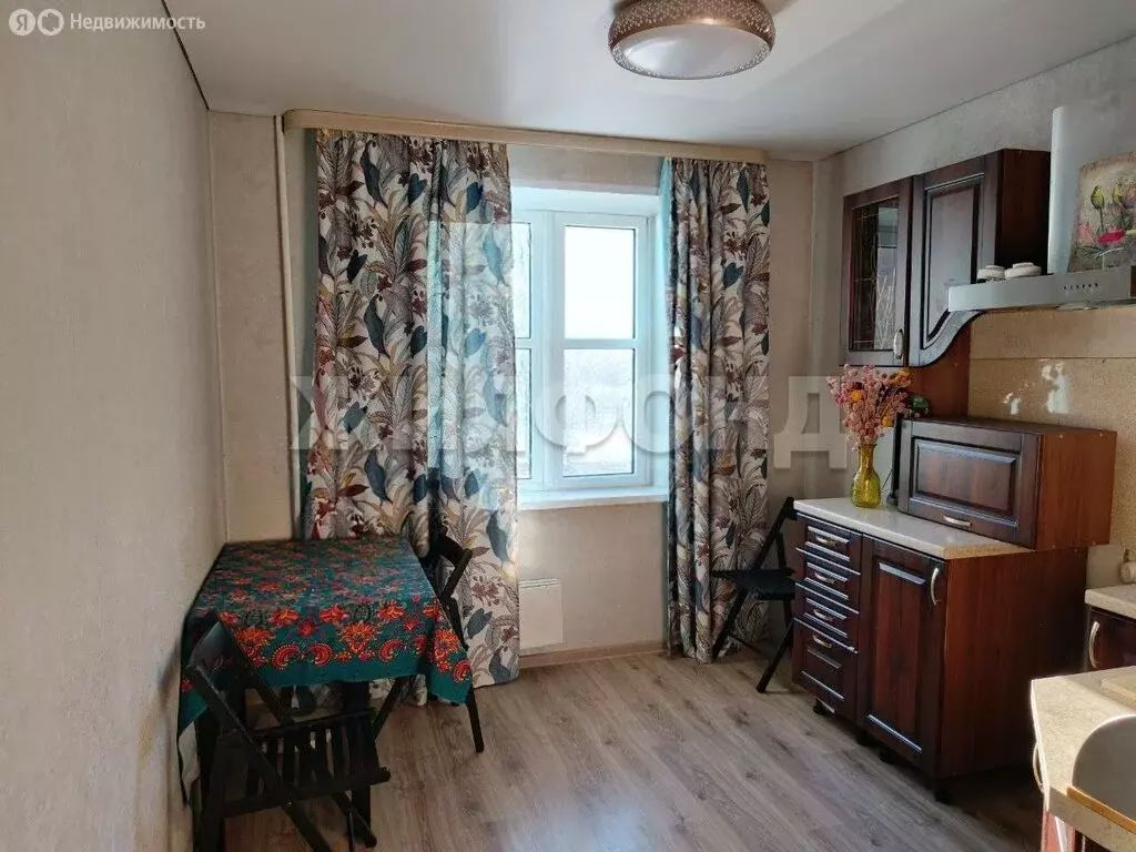 3-комнатная квартира: Абакан, улица Торосова, 8 (65.4 м) - Фото 1