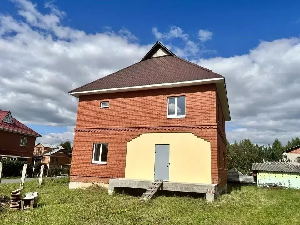 Дом в Свердловская область, Среднеуральск Сосновая ул., 1 (165 м) - Фото 1