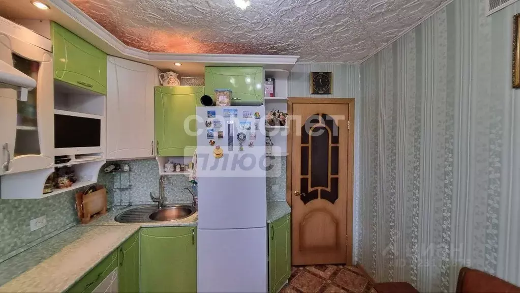 2-к кв. Нижегородская область, Бор пос. Октябрьский, ул. Карла Маркса, ... - Фото 2