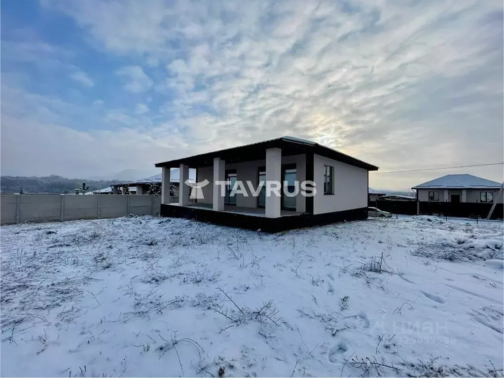 Дом в Крым, Симферопольский район, Добровское с/пос, с. Перевальное ... - Фото 1