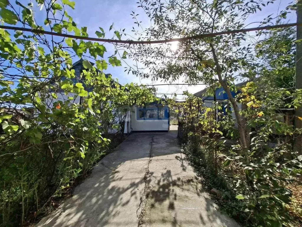 Дом в Крым, Симферопольский район, Гвардейское пгт ул. Советская (46 ... - Фото 1