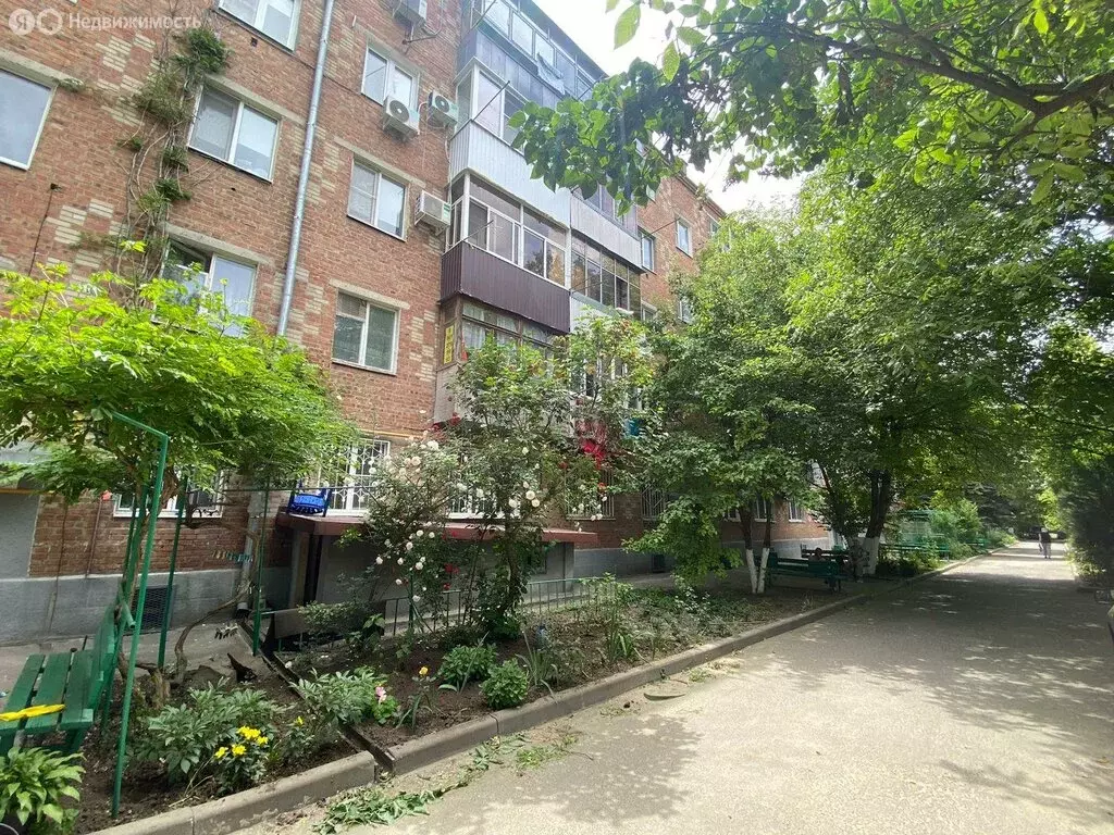 3-комнатная квартира: Аксай, улица Платова, 6 (60 м) - Фото 0