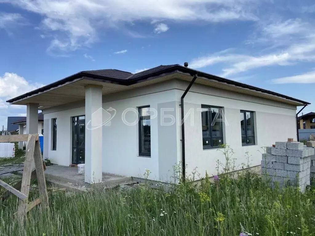 Дом в Тюменская область, Тюменский район, д. Малиновка  (100 м) - Фото 0