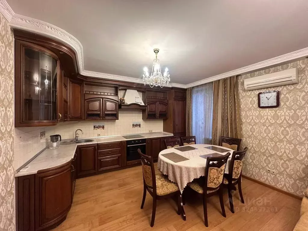 2-к кв. Омская область, Омск ул. Звездова, 132/2 (67.0 м) - Фото 1