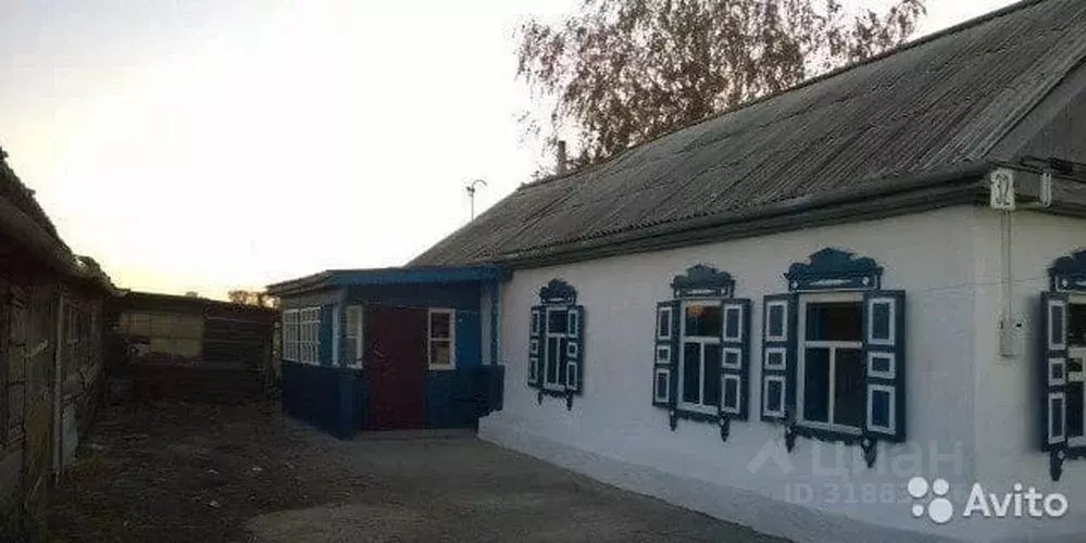 Дом в Омская область, Таврический район, с. Пристанское Комсомольская ... - Фото 0