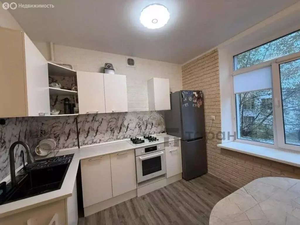 3-комнатная квартира: Челябинск, Часовая улица, 9 (70.9 м) - Фото 1