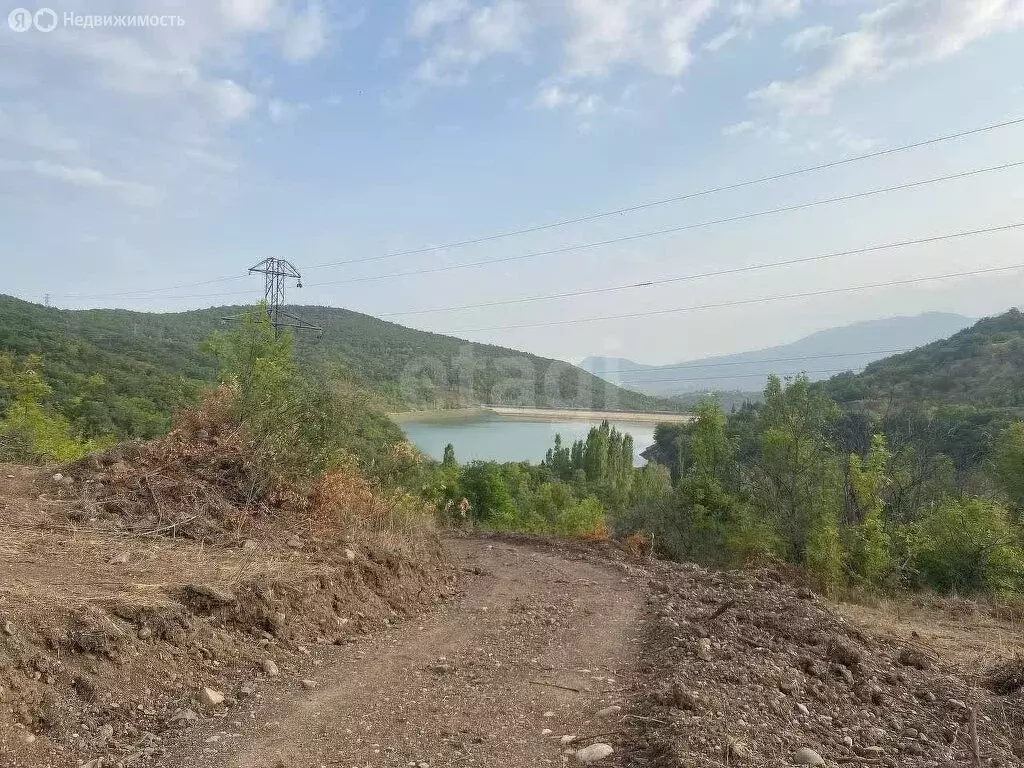Участок в Республика Крым, муниципальный округ Алушта, село Лучистое ... - Фото 1