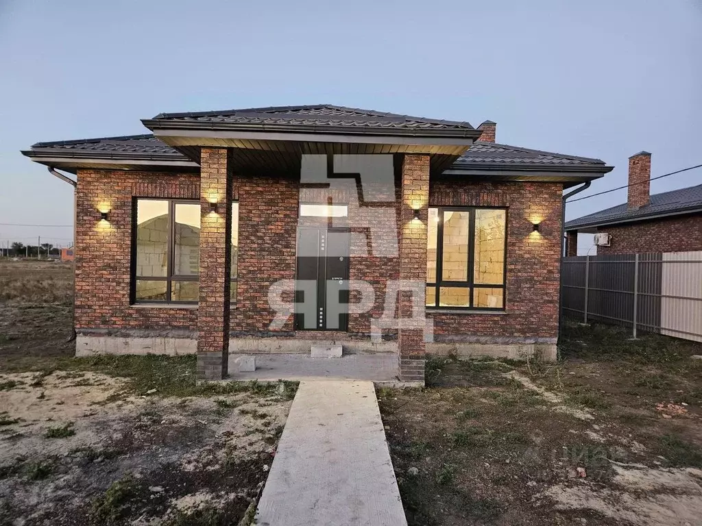 Дом в Ростовская область, Азовский район, Кулешовское с/пос, Белгорос ... - Фото 1