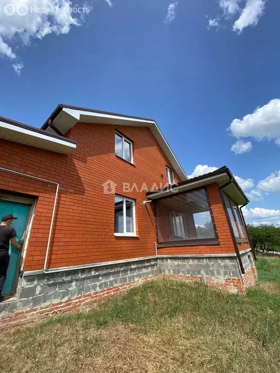 Дом в село Гостищево, улица Кирова, 42 (147 м) - Фото 0