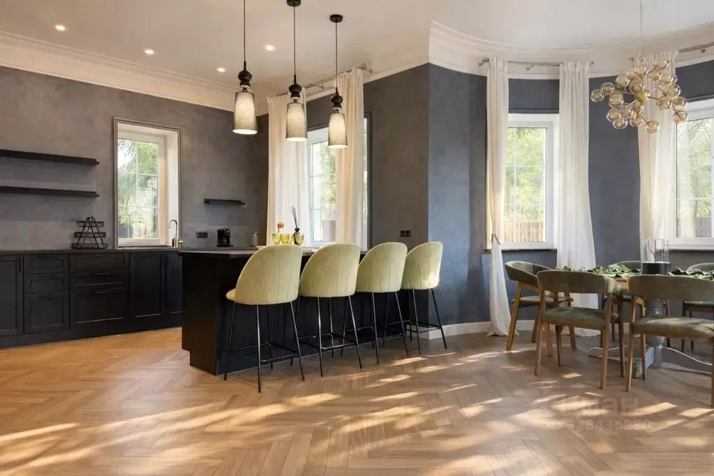 Дом в Санкт-Петербург пос. Репино, ул. Спасо-Преображенская (400 м) - Фото 1