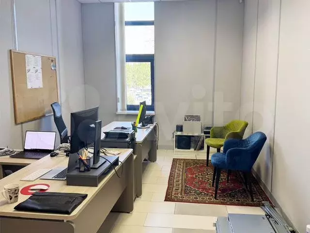 Светлый офис с видом на аллею, 19.1 м - Фото 0