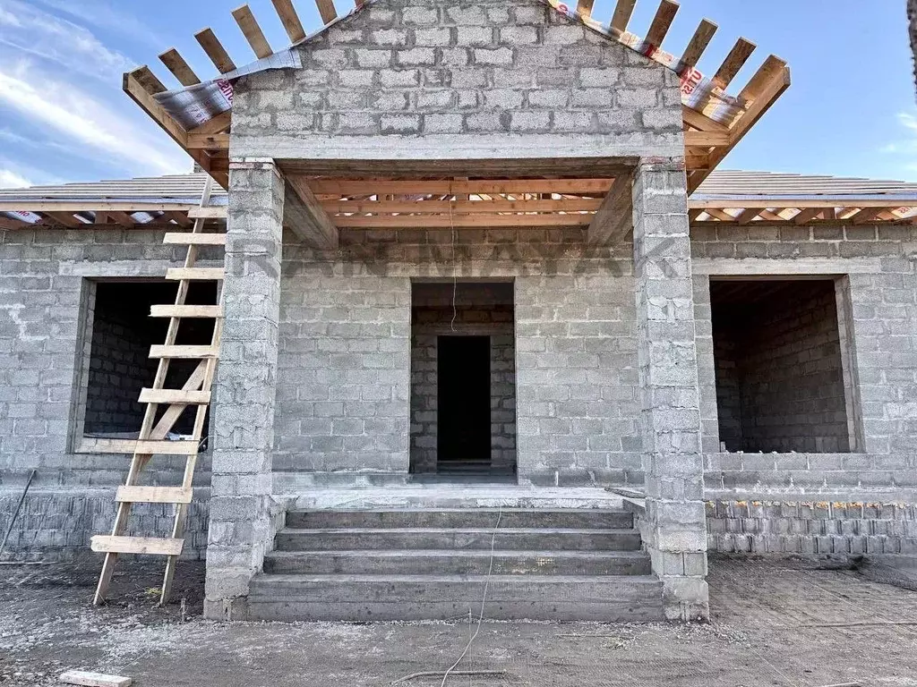 Дом в Адыгея, Майкоп Светлый пер., 3 (150 м) - Фото 1