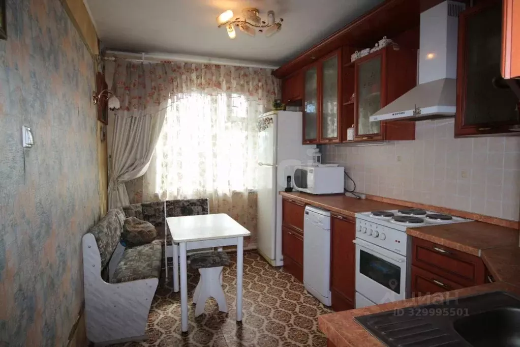 3-к кв. Тюменская область, Тюмень ул. Елизарова, 49 (69.5 м) - Фото 1