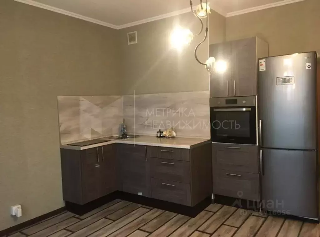 Студия Тюменская область, Тюмень ул. Тимофея Чаркова, 81 (27.7 м) - Фото 1