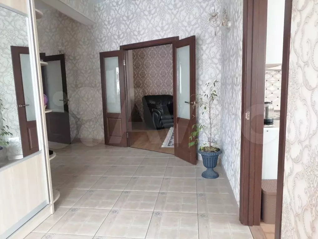 Дом 300 м на участке 8 сот. - Фото 0