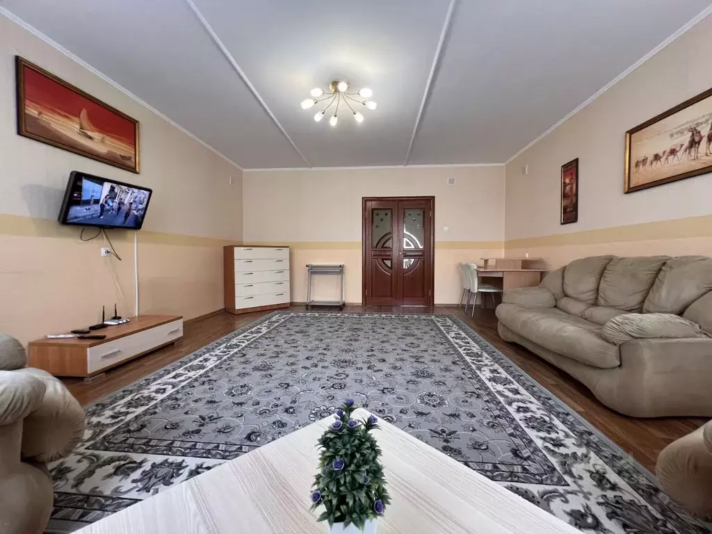 2-к кв. Челябинская область, Челябинск Пионерская ул., 7Б (80.0 м) - Фото 1