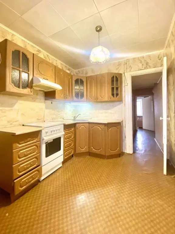 3-к кв. Кировская область, Кирово-Чепецк ул. Комиссара Утробина, 7 ... - Фото 1