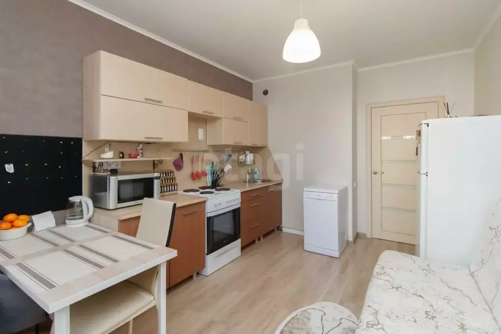 1-к кв. Тюменская область, Тюмень ул. Станислава Карнацевича, 4 (39.7 ... - Фото 1