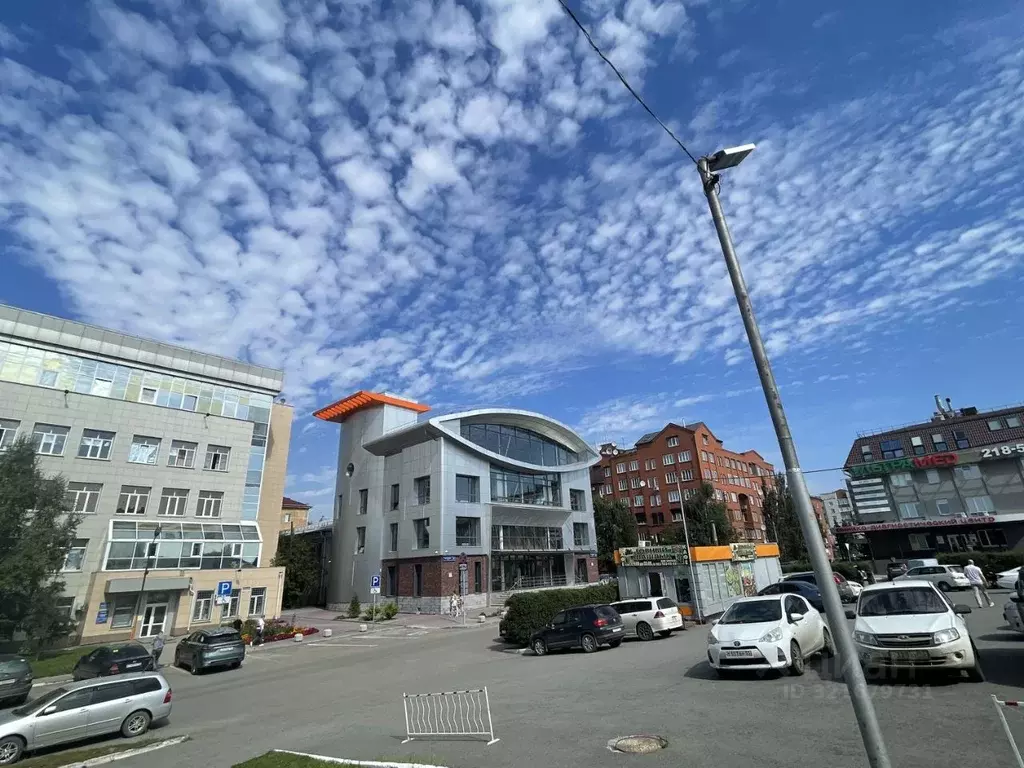 Помещение свободного назначения в Омская область, Омск ул. Чкалова, 27 ... - Фото 1