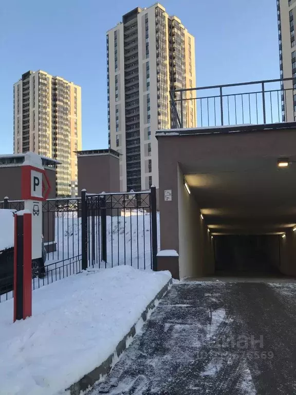 Гараж в Санкт-Петербург ул. Верхне-Каменская, 11к1 (13 м) - Фото 1