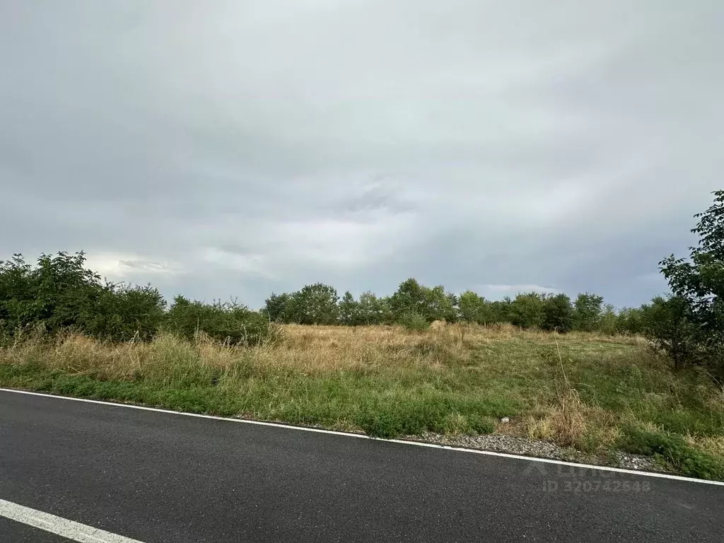 Участок в Кабардино-Балкария, Нальчик городской округ, с. Адиюх ул. ... - Фото 0