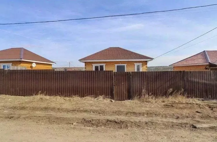 Дом в Иркутская область, Иркутский муниципальный округ, д. Куда ул. ... - Фото 0