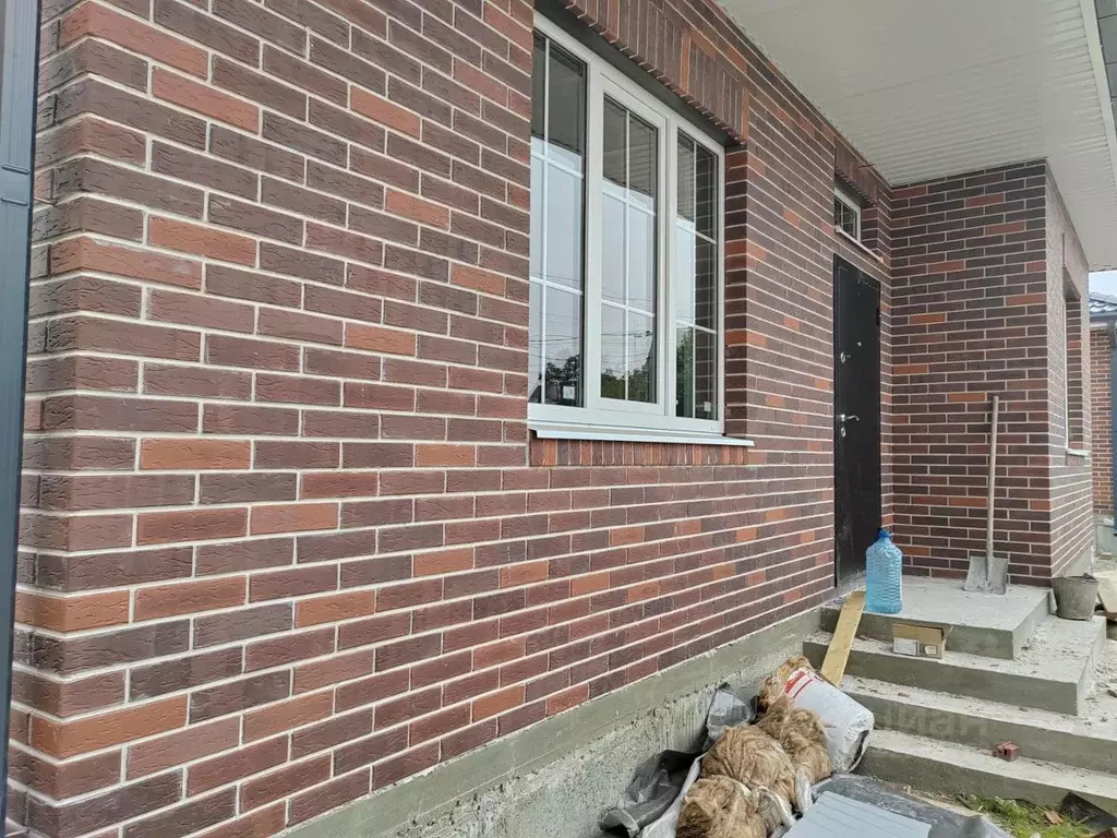 Дом в Ростовская область, Батайск Астраханская ул., 140 (100 м) - Фото 1